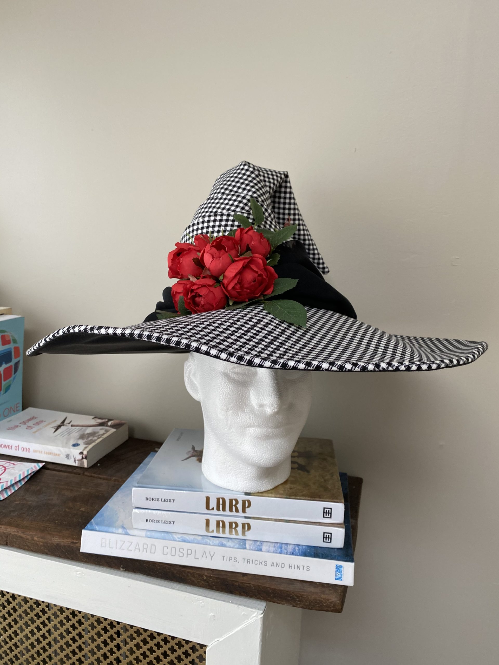 Houndstooth Evercrumbly and Witch Hat